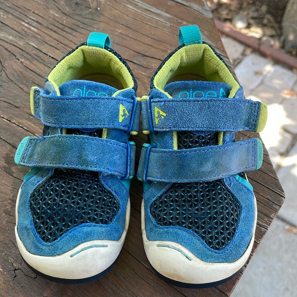 Plae Ty toddler Blue and Green Shoes size 8.5